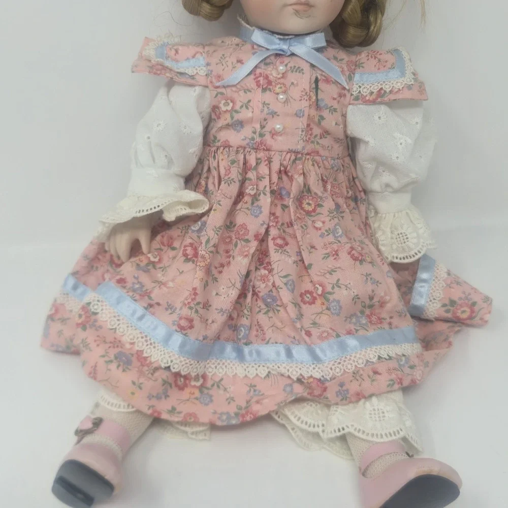 VTG 1989 Victoria Ashlea Originals Bette Ball Porcelain Doll Goebel Ltd Edition